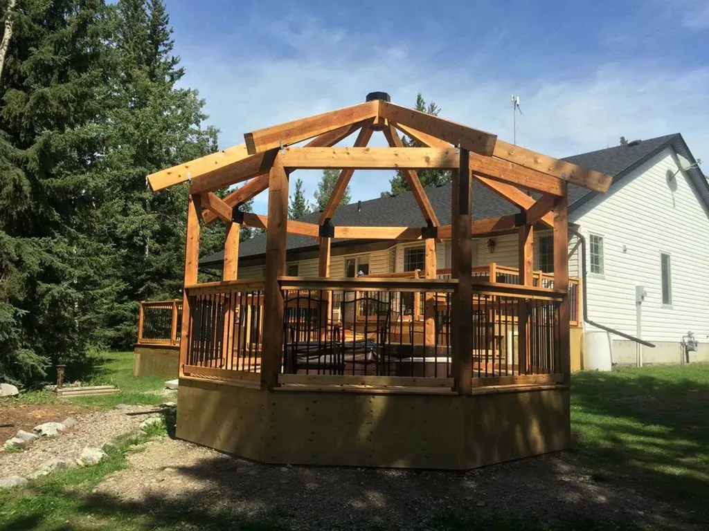 A custom deck built by R&R Homebuilding Ltd.