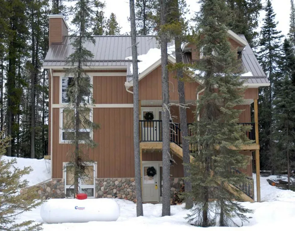 Exterior painting work by R&R Homebuilding Ltd.